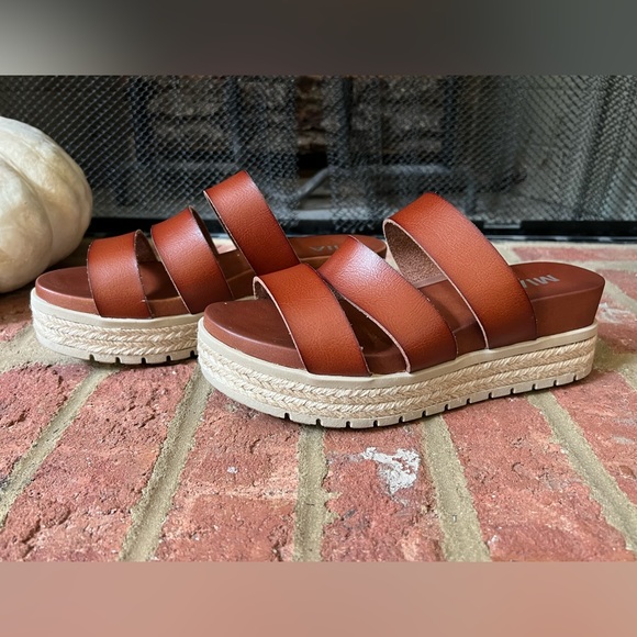 MIA Cognac Sandals, size 8 - Picture 4 of 8